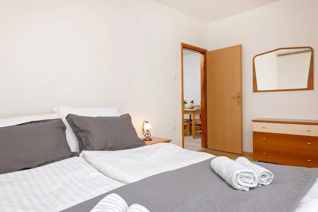 Apartments Santos Vrsar