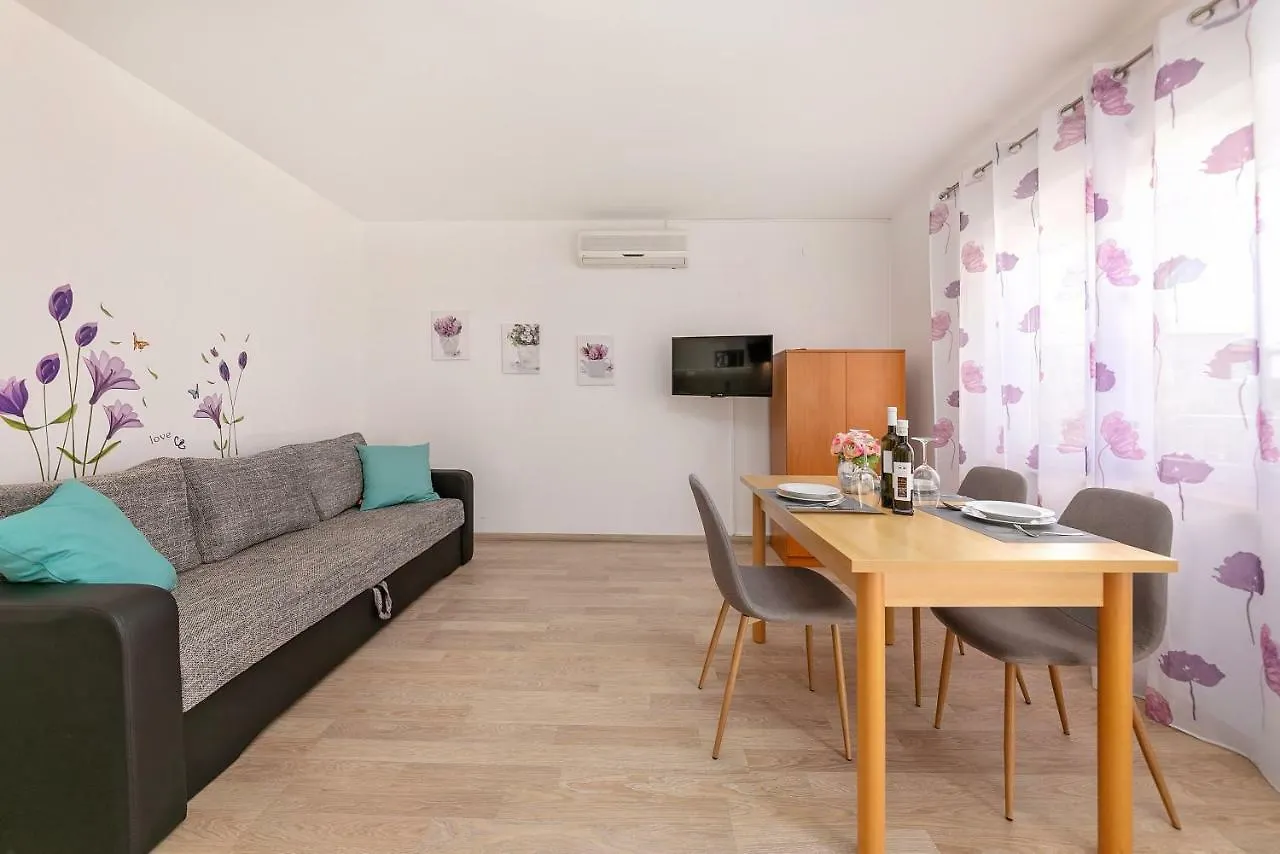Apartments Santos Vrsar